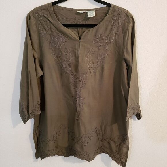 Medium St John's Bay Army Green top - Picture 1 of 3